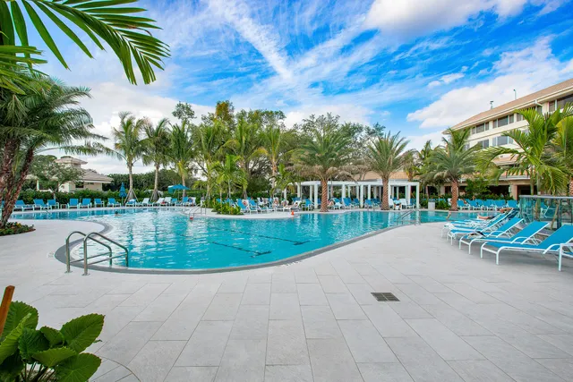 $235,000 | 6 Stratford Drive East, Unit D, Boynton Beach, FL 33436