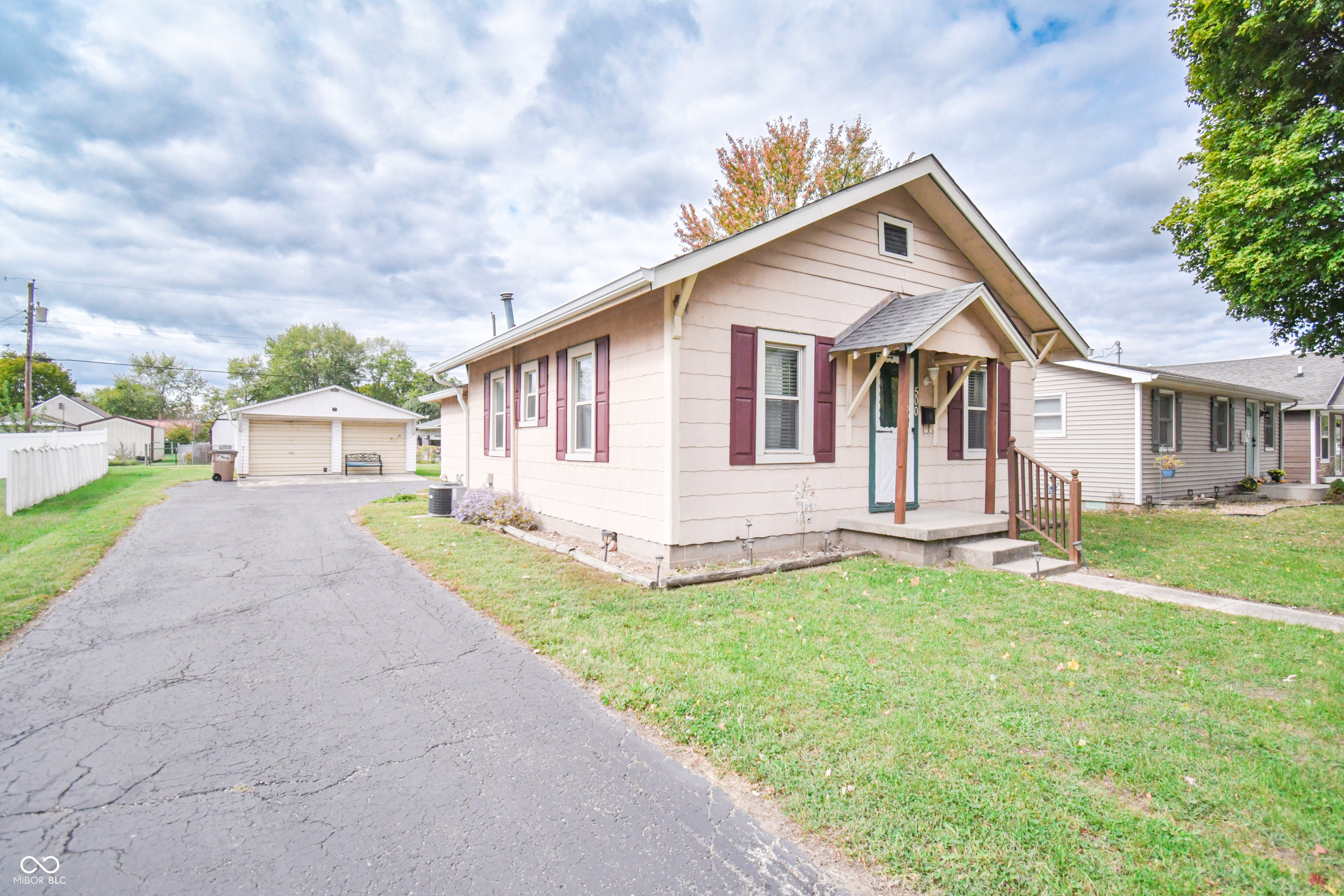 500 Cleveland Street Columbus, IN 47201 - Photo 13 of 32