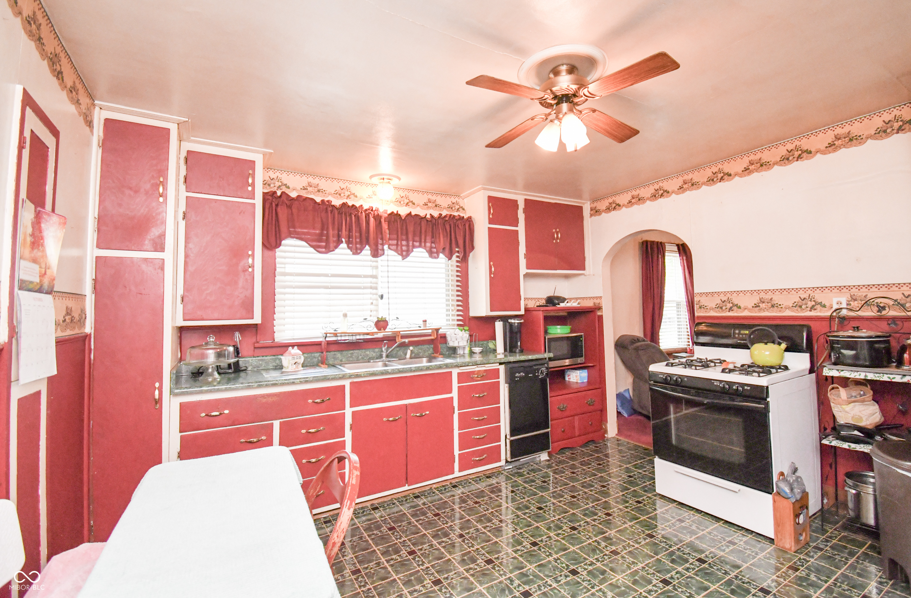 500 Cleveland Street Columbus, IN 47201 - Photo 17 of 32