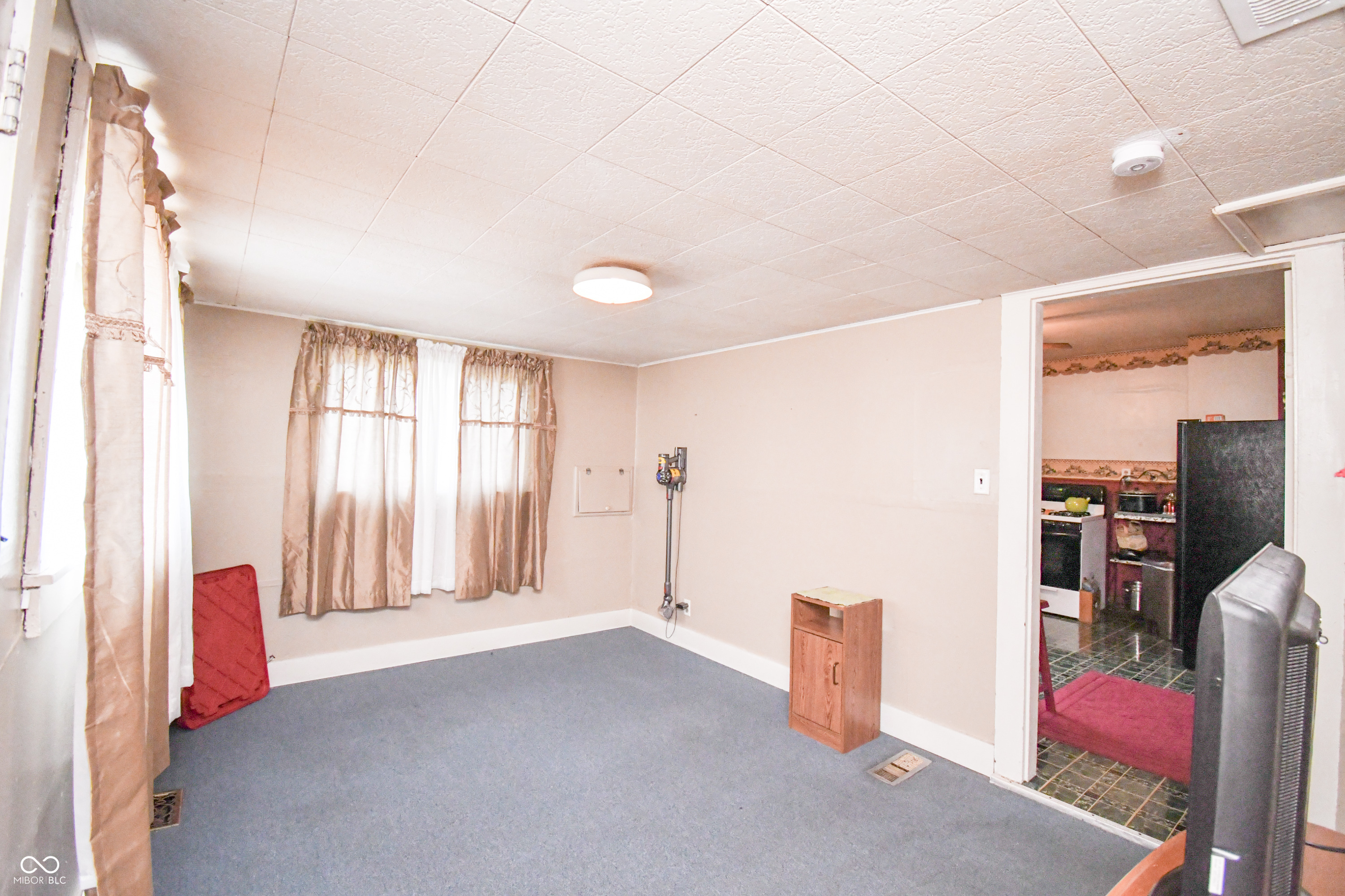 500 Cleveland Street Columbus, IN 47201 - Photo 29 of 32