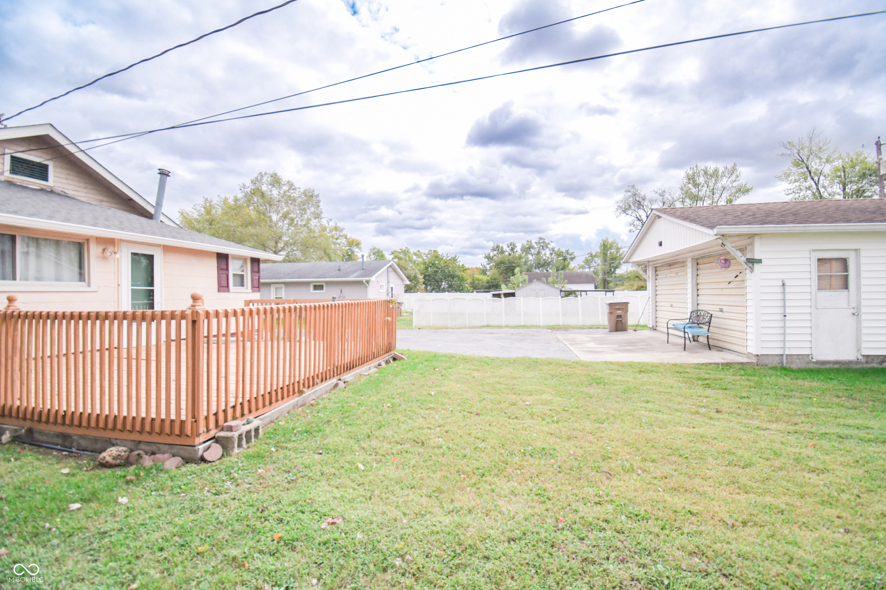 500 Cleveland Street Columbus, IN 47201 - Photo 7 of 32