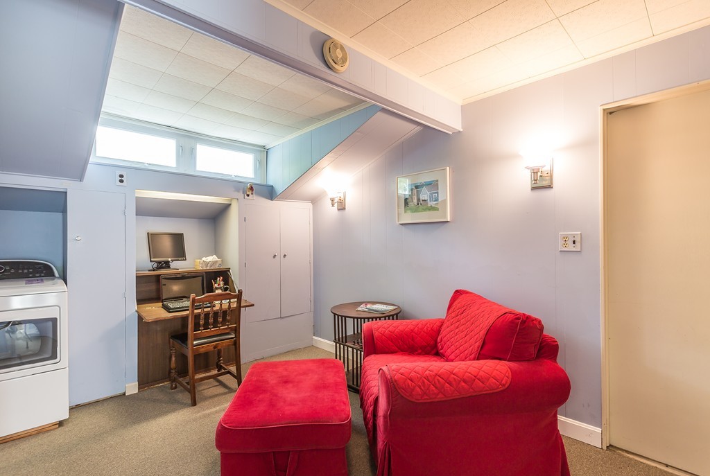 20 Barbara Road Raynham, MA 02767 - Photo 11 of 23 Gallery Image 11