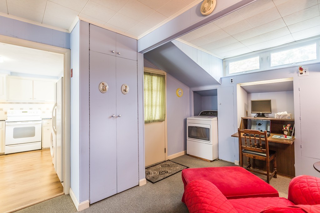 20 Barbara Road Raynham, MA 02767 - Photo 12 of 23 Gallery Image 12
