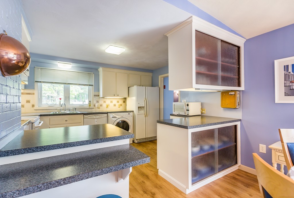 20 Barbara Road Raynham, MA 02767 - Photo 4 of 23 Gallery Image 4