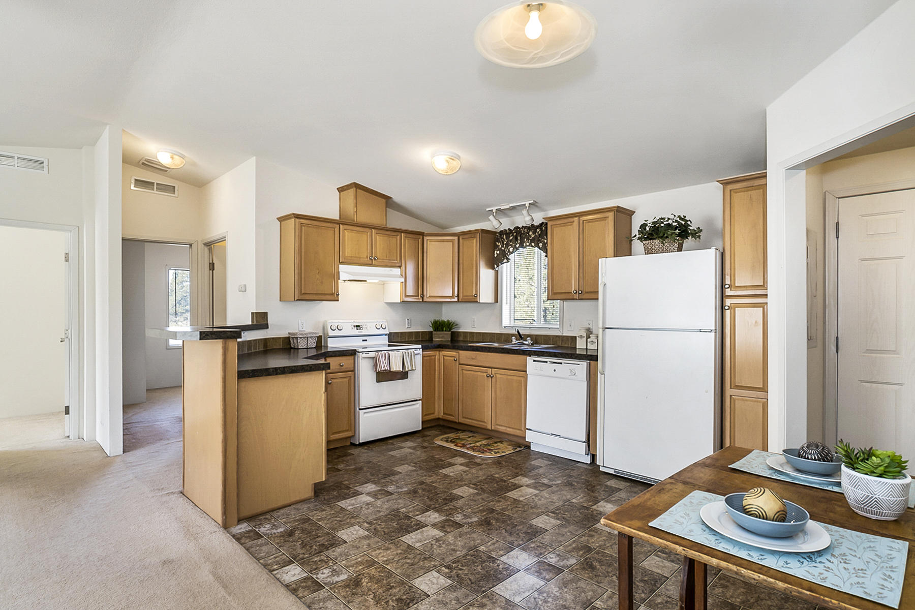 6637 Southwest Badger Road Terrebonne, OR 97760 - Photo 8 of 37 Kitchen