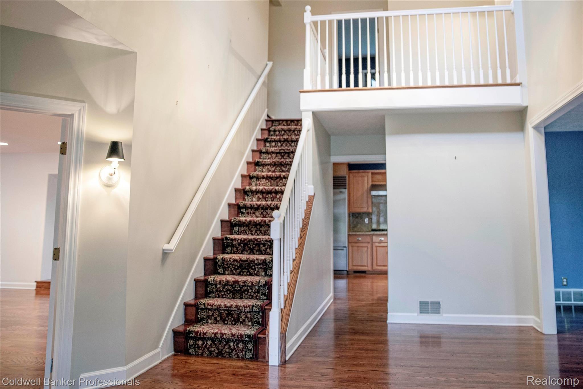 9925 Rattalee Lake Road Clarkston, MI 48348 - Photo 15 of 51 Large grand foyer