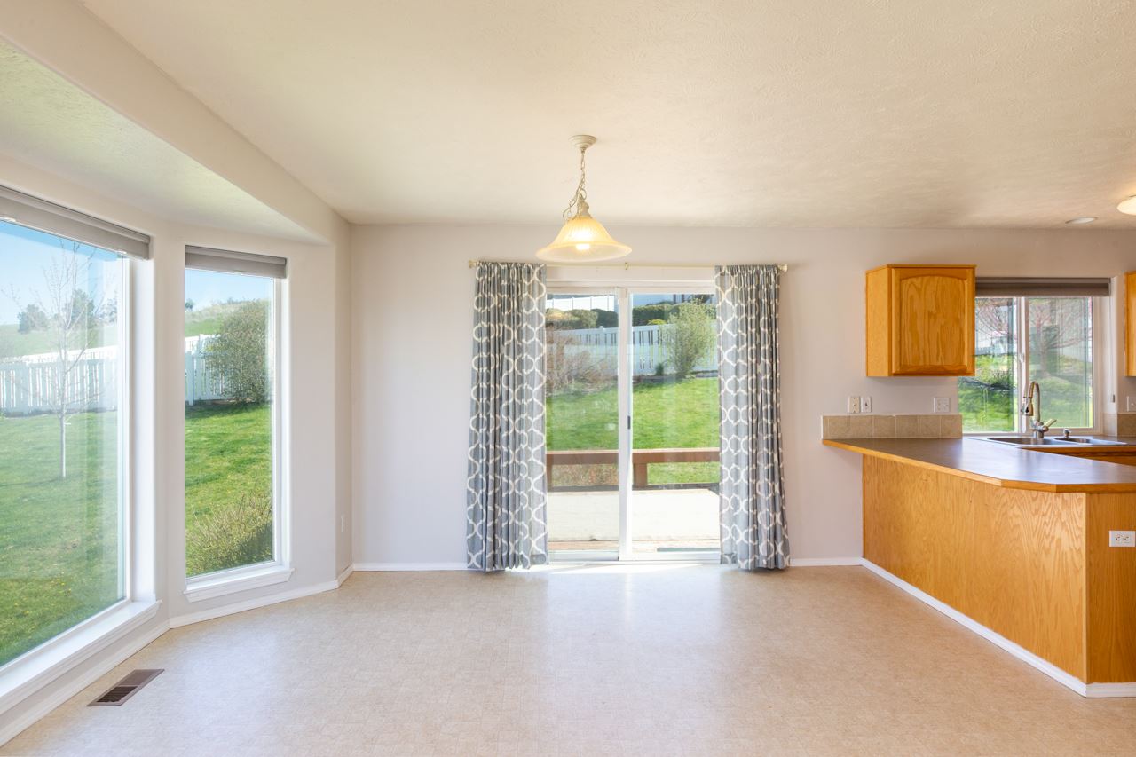 1114 North Fox Ridge Road Medical Lake, WA 99022 - Photo 6 of 19 Gallery Image 6