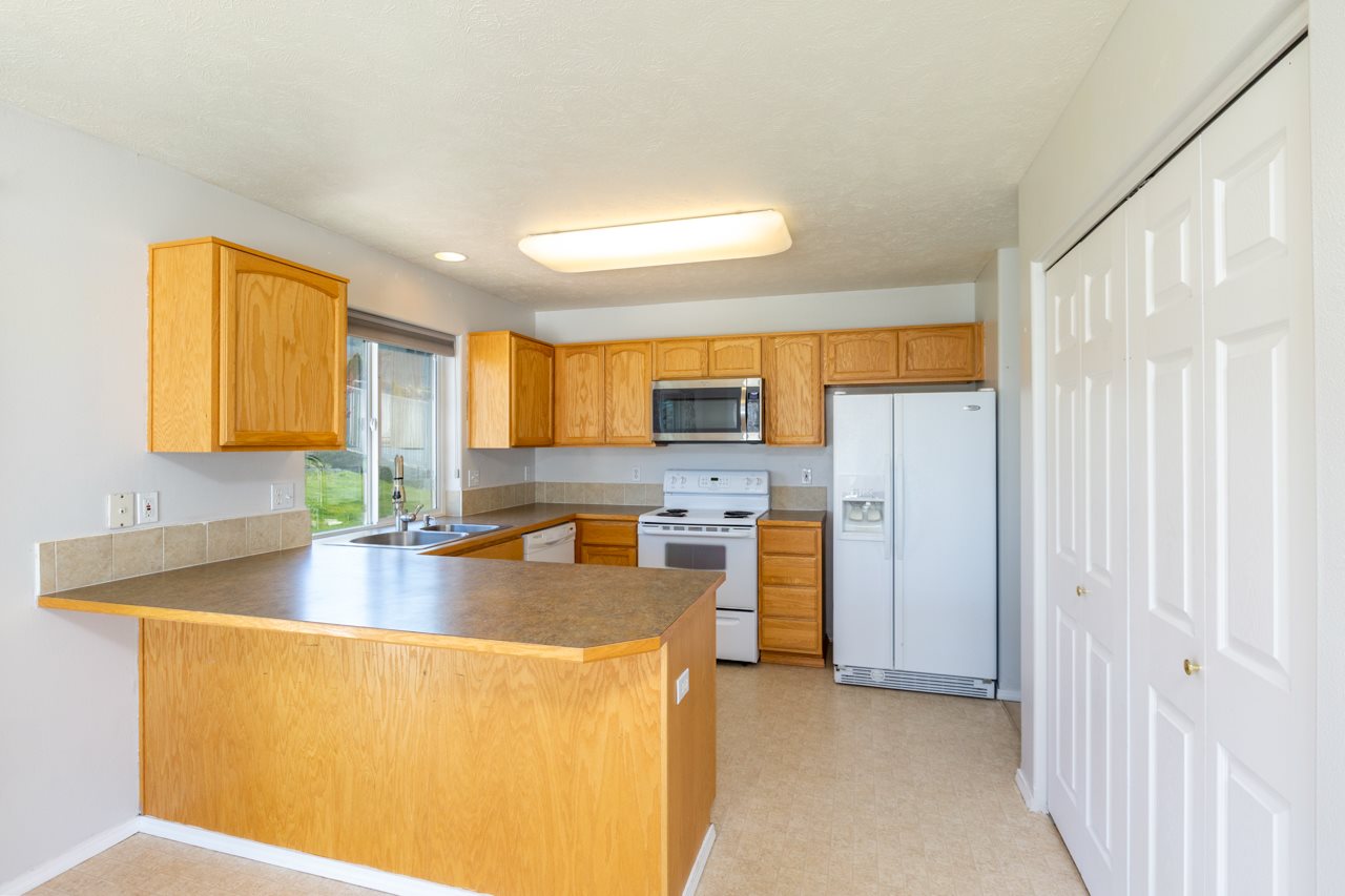 1114 North Fox Ridge Road Medical Lake, WA 99022 - Photo 7 of 19 Gallery Image 7