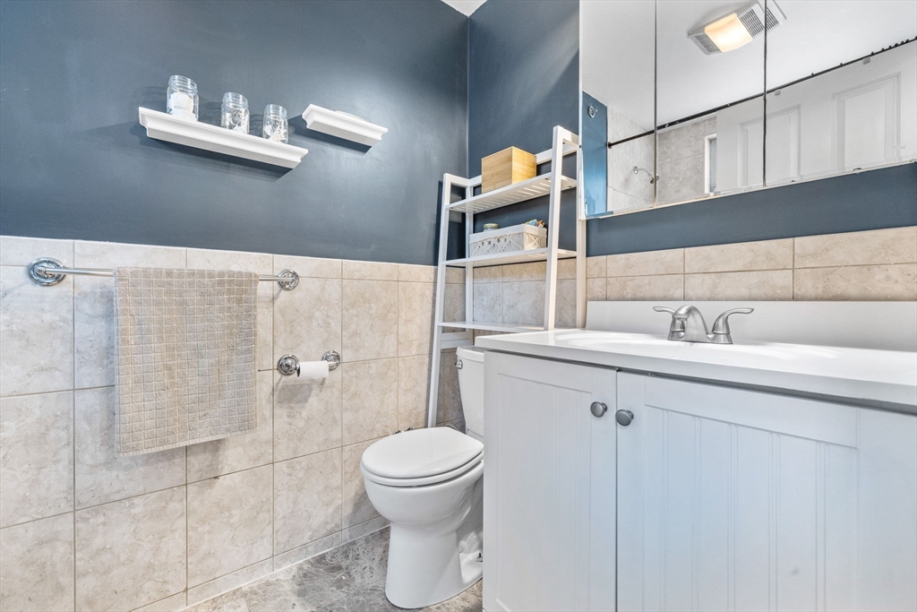 17 Lafield Street, Unit 2 Boston, MA 02122 - Photo 18 of 27