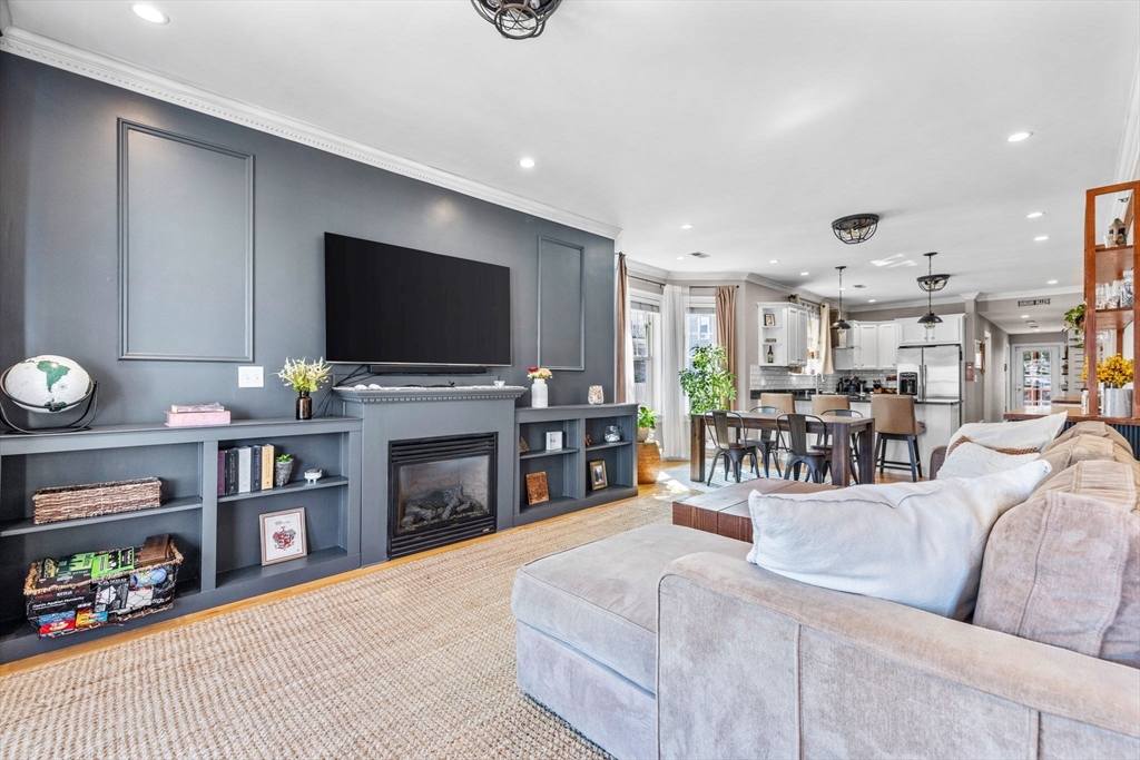 17 Lafield Street, Unit 2 Boston, MA 02122 - Photo 4 of 27