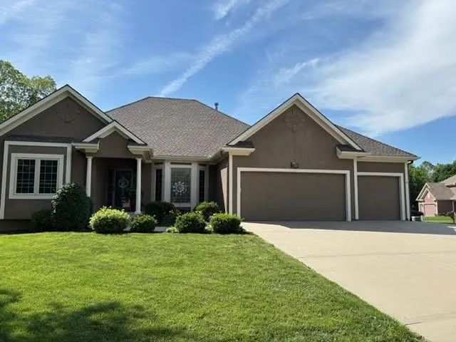 $589,900 | 8830 North Glenwood Avenue, Kansas City, MO 64157