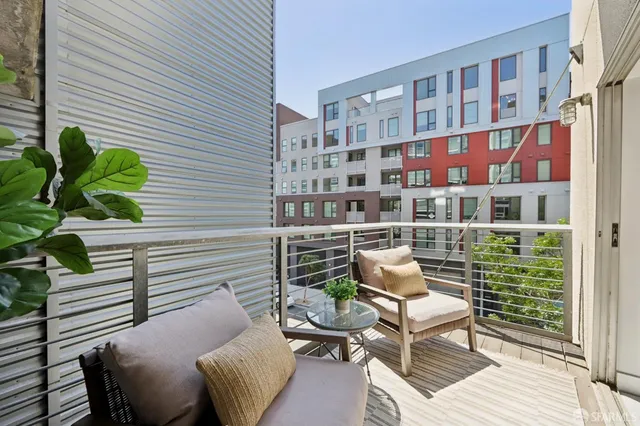 $675,000 | 311 Oak Street, Unit 301, Oakland, CA 94607