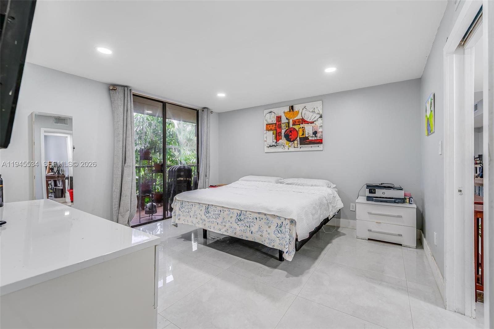 8635 Northwest 8th Street, Unit 413 Miami, FL 33126 - Photo 12 of 26