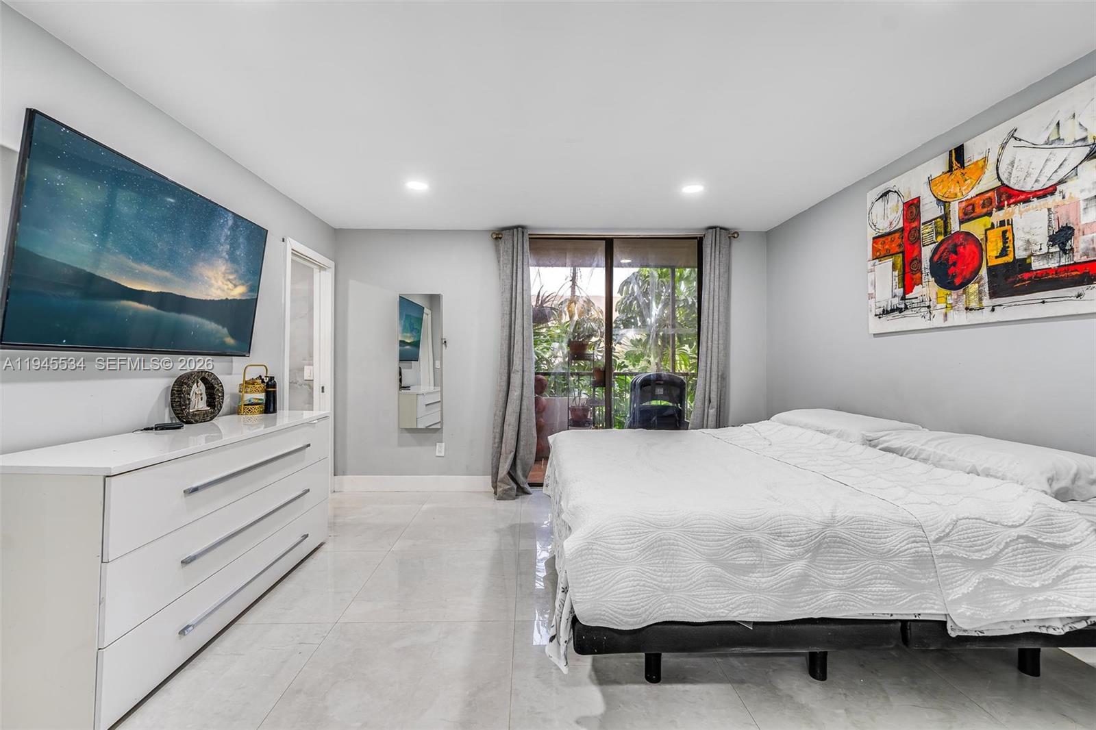 8635 Northwest 8th Street, Unit 413 Miami, FL 33126 - Photo 4 of 26