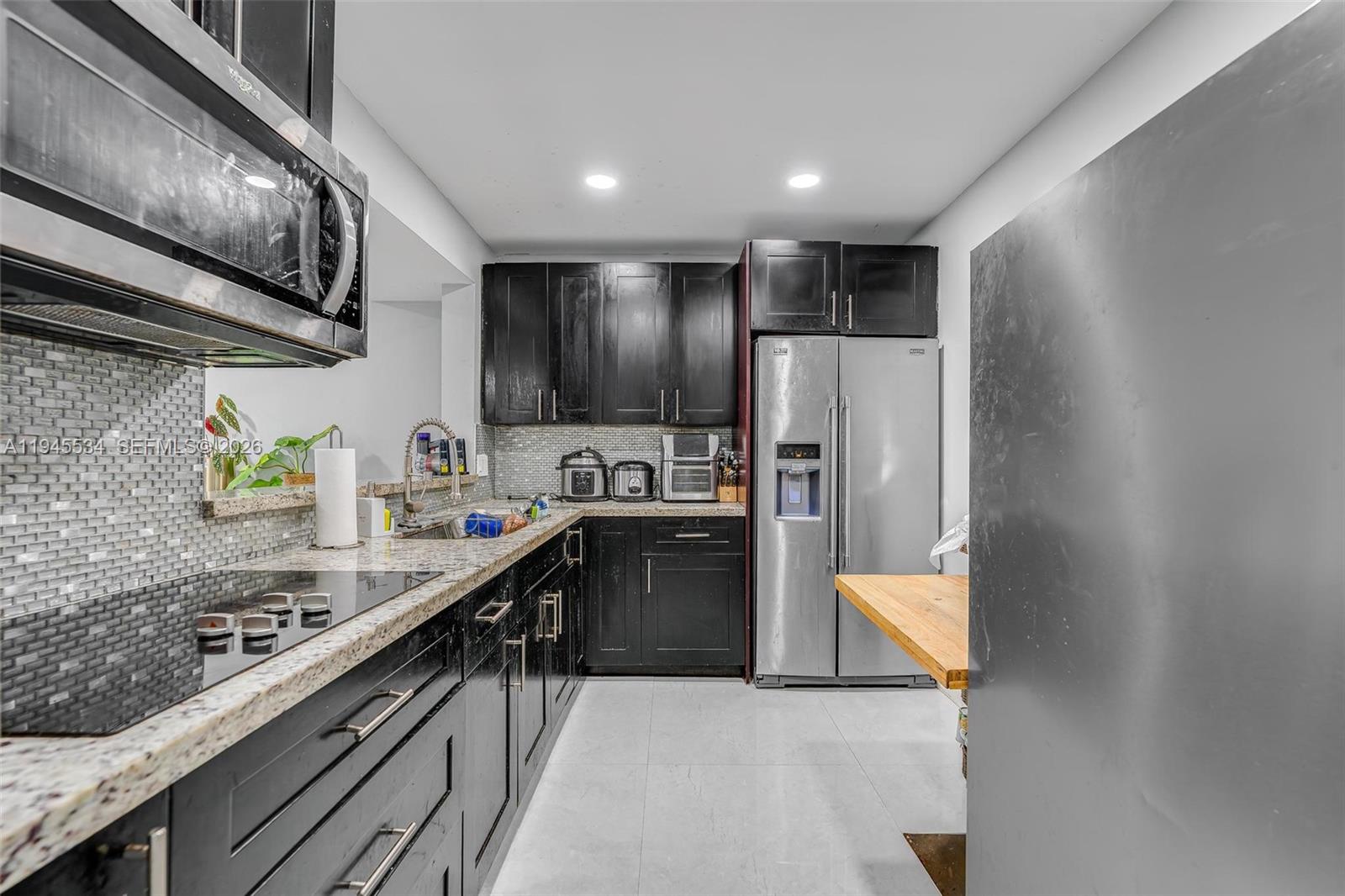 8635 Northwest 8th Street, Unit 413 Miami, FL 33126 - Photo 5 of 26