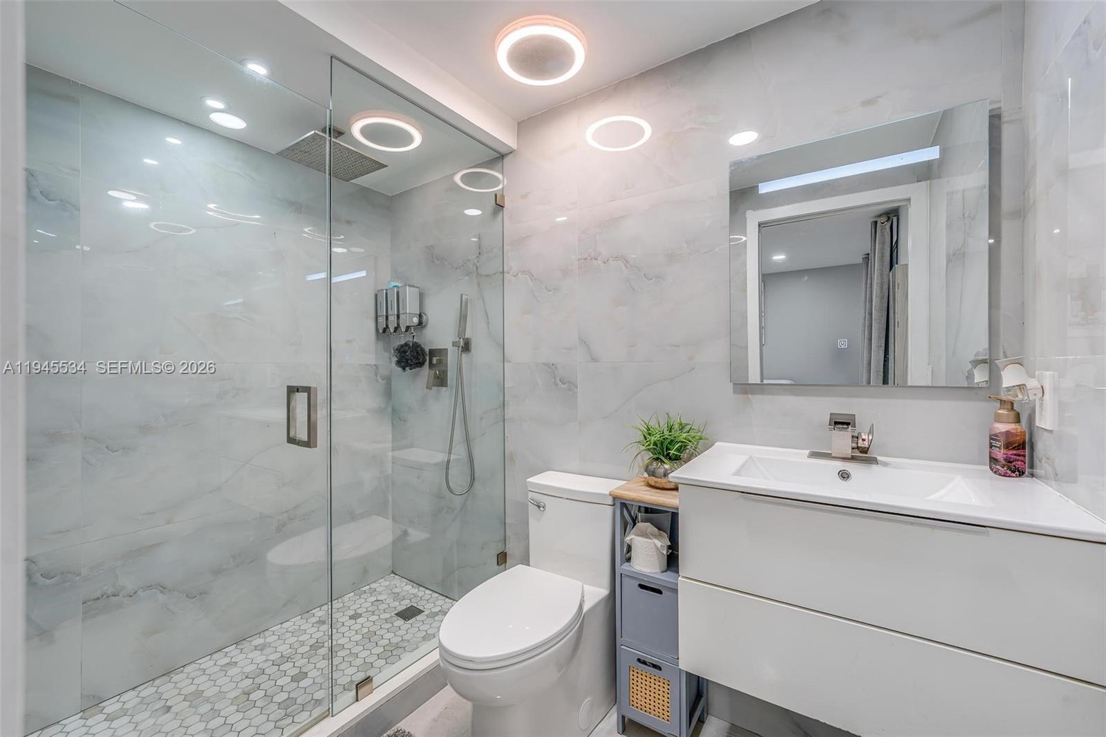 8635 Northwest 8th Street, Unit 413 Miami, FL 33126 - Photo 7 of 26