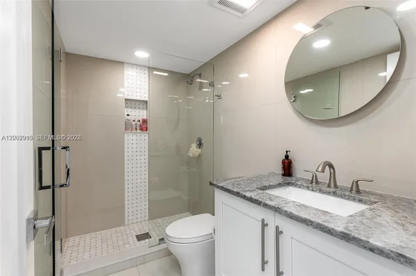 $1,400,000 | 3912 South Ocean Boulevard, Unit 306, Highland Beach, FL 33487