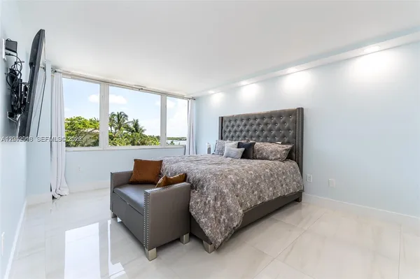 $1,400,000 | 3912 South Ocean Boulevard, Unit 306, Highland Beach, FL 33487