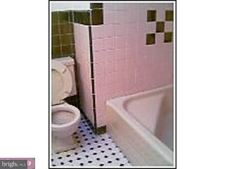 7454 Rhoads Street Philadelphia, PA 19151 - Photo 5 of 6 Gallery Image 5