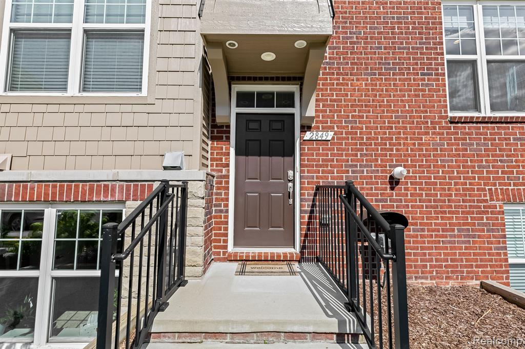 2849 Hartwick Drive Rochester, MI 48307 - Photo 3 of 53