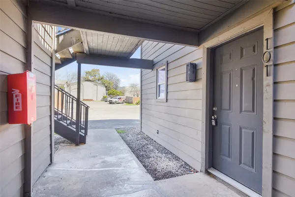 $995 | 2707 Windswept Cove, Unit 101, Austin, TX 78745