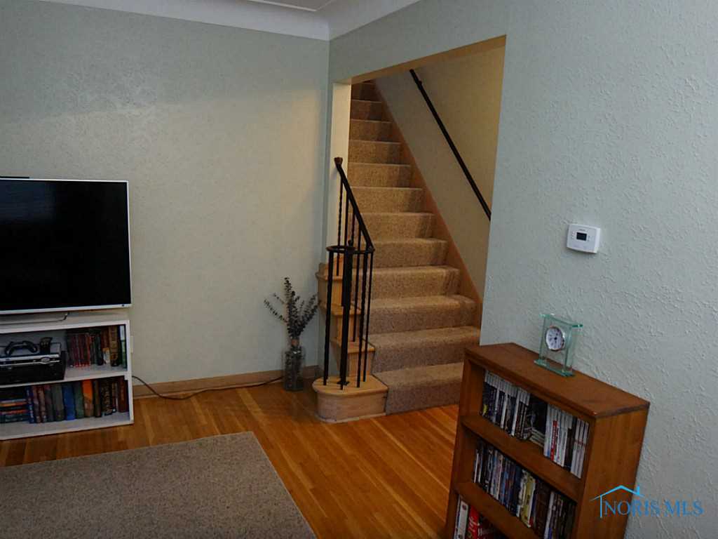 3642 Elmhurst Road Toledo, OH 43613 - Photo 4 of 13 Gallery Image 4