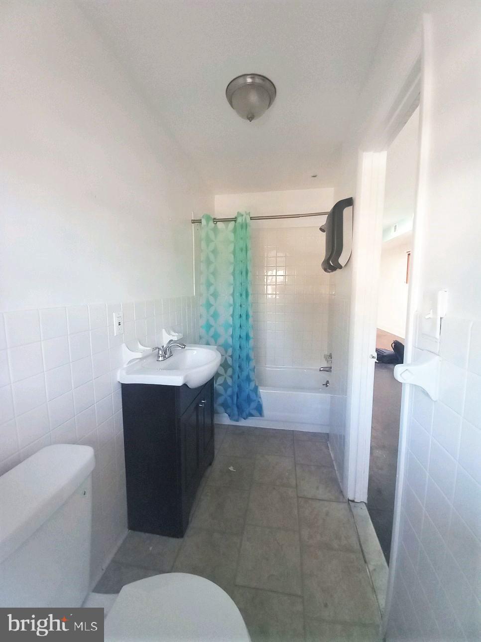 3216 Belair Road, Unit 2 Baltimore, MD 21213 - Photo 27 of 36 Bathroom