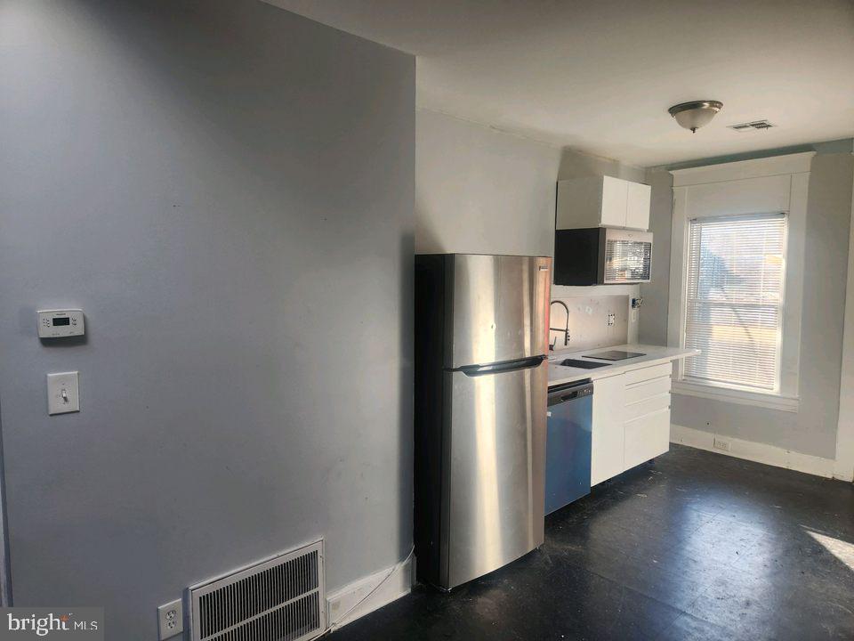 3216 Belair Road, Unit 2 Baltimore, MD 21213 - Photo 10 of 36 Kitchenette