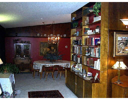 417 Forest Hills Road Springfield, MA 01128 - Photo 4 of 6 a table and chairs in a room