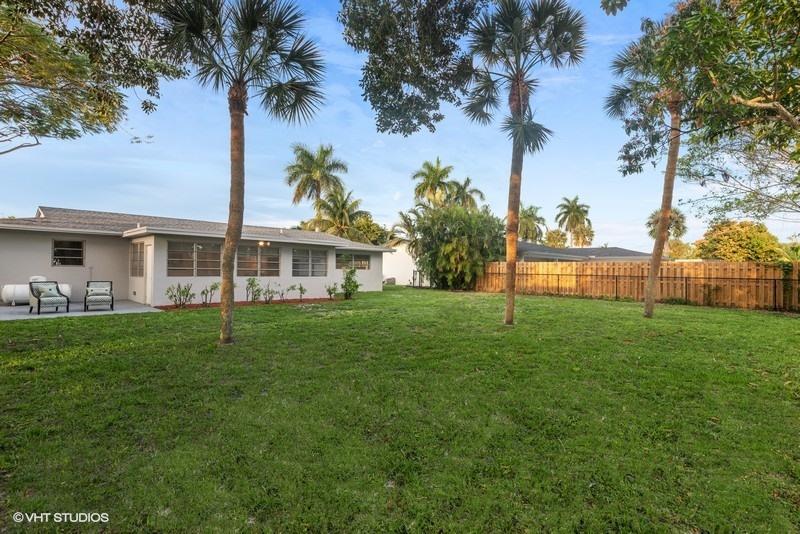 10_1190SW14thSt_4100NW28thWay_59_RearVie