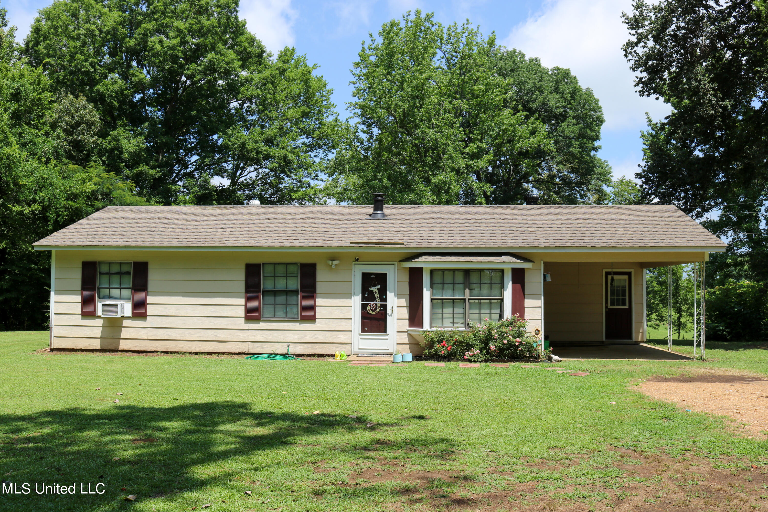 4768 North Crockett Road Sarah, MS 38665 - Photo 1 of 51 Home