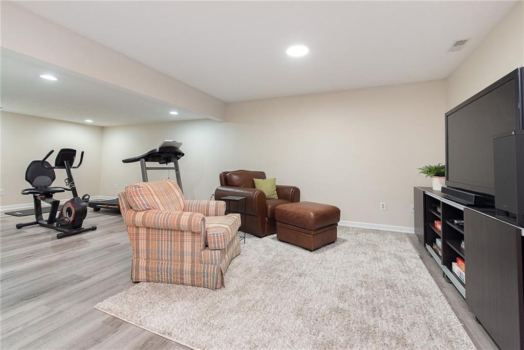 10237 Bent Tree Lane Fishers, IN 46037 - Photo 33 of 42 Gallery Image 33