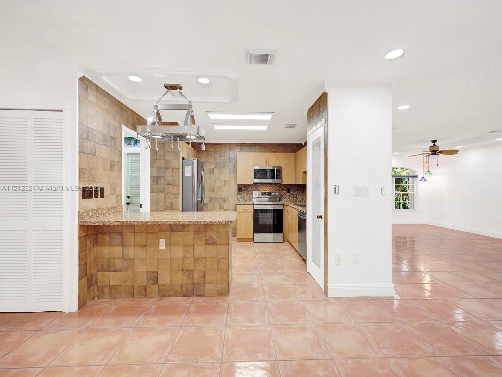1541 Egret Road Homestead, FL 33035 - Photo 10 of 42 Gallery Image 10