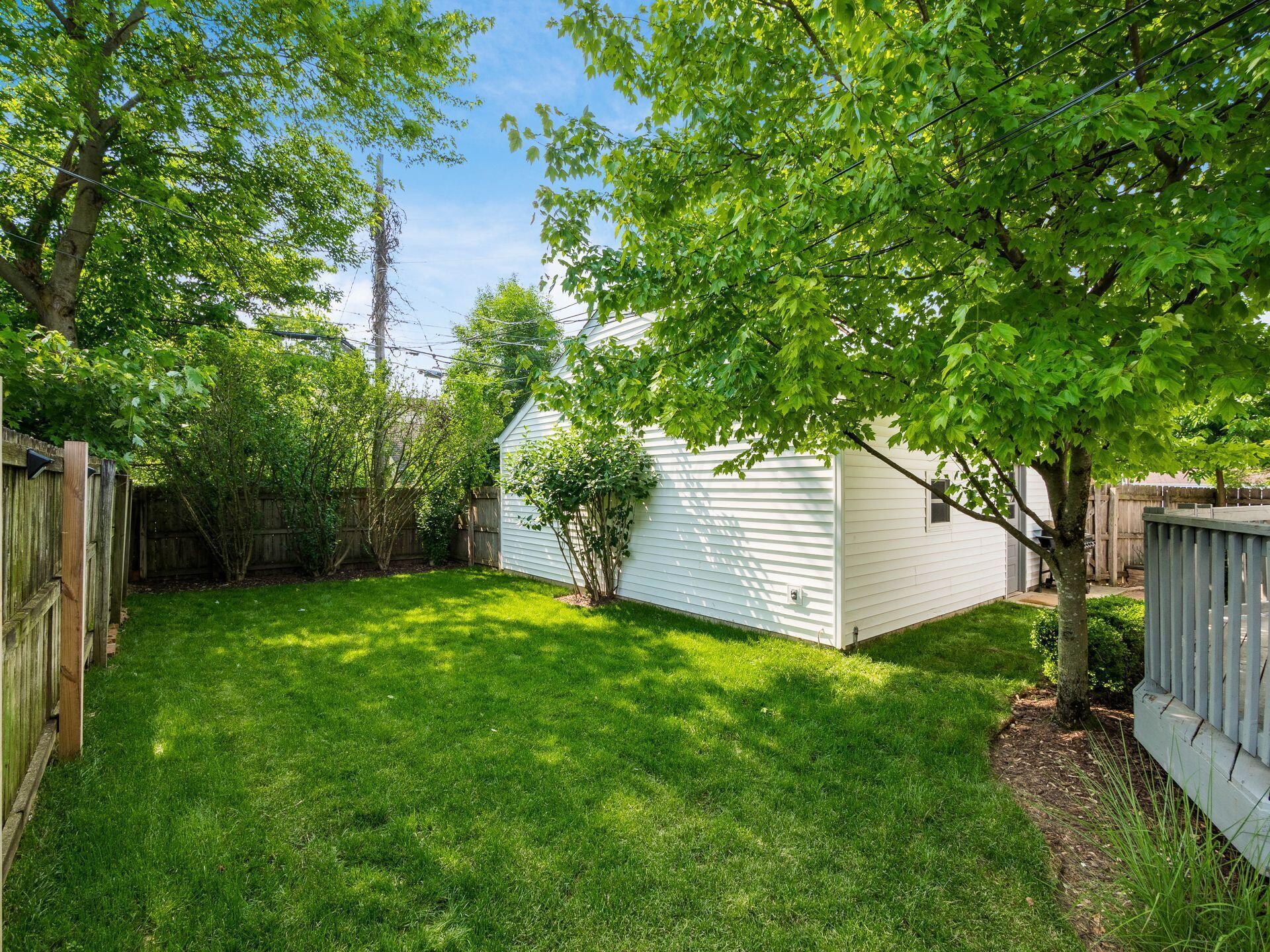 2805 Brandon Road Upper Arlington, OH 43221 - Photo 35 of 40 Fully fenced in backyard that offers privacy.