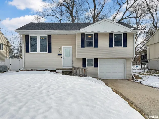 $169,900 | 6002 North Keenland Avenue, Peoria, IL 61614