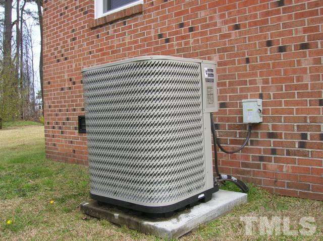 50 Biz Road Selma, NC 27576 - Photo 4 of 19 Gallery Image 4