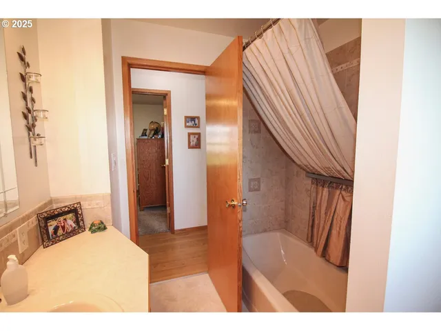 $759,000 | 32910 Southwest Bridges Road, Hillsboro, OR 97123