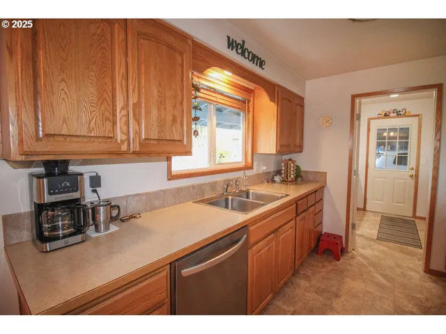 $759,000 | 32910 Southwest Bridges Road, Hillsboro, OR 97123