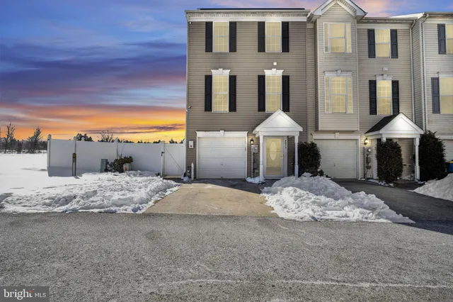 $260,000 | 4073 Majestic Court, Dover, PA 17315