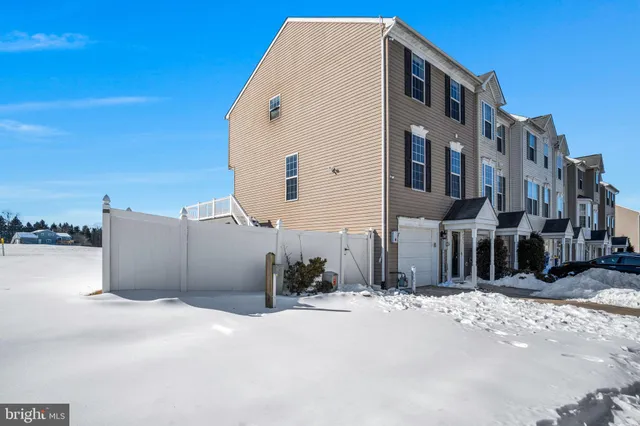 $260,000 | 4073 Majestic Court, Dover, PA 17315