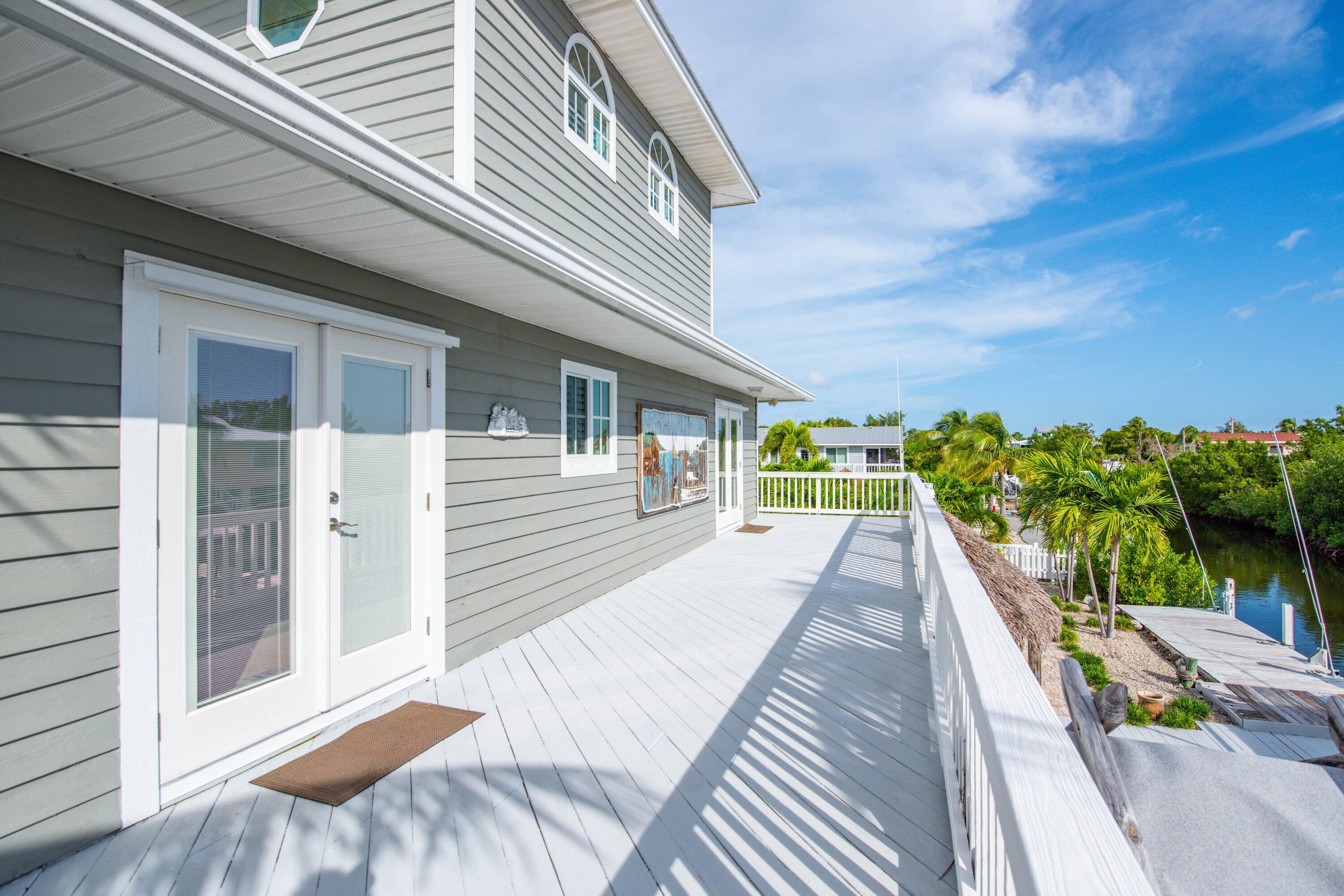 643 Indies Road Summerland Key, FL 33042 - Photo 16 of 50 a view of balcony with seating space