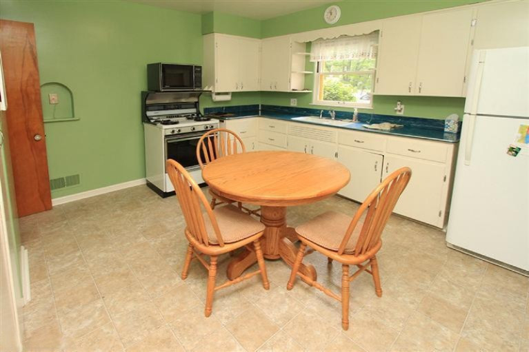 1507 Nichols Road Kalamazoo, MI 49006 - Photo 4 of 19 Additional Photo