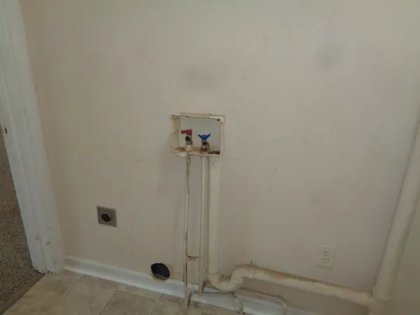 $1,350 | 3230 Ohio Street, Baytown, TX 77520