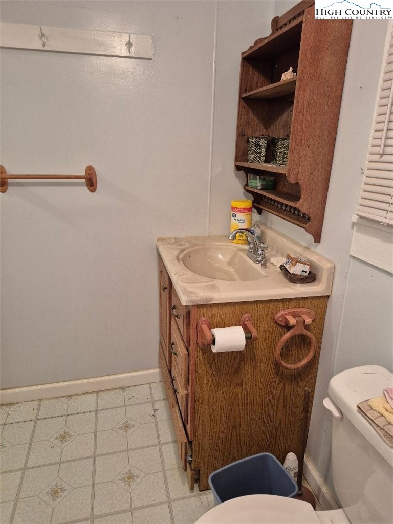 720 Mash Road West Jefferson, NC 28694 - Photo 24 of 31 a utility room with dryer and washer
