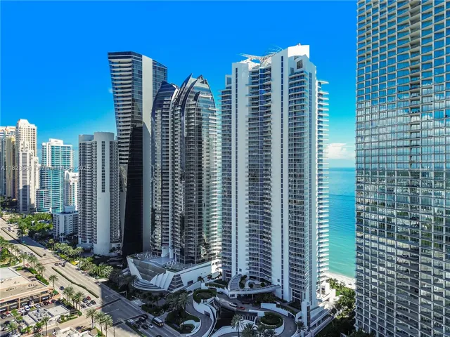 $19,500 | 17001 Collins Avenue, Unit 2508, Sunny Isles Beach, FL 33160