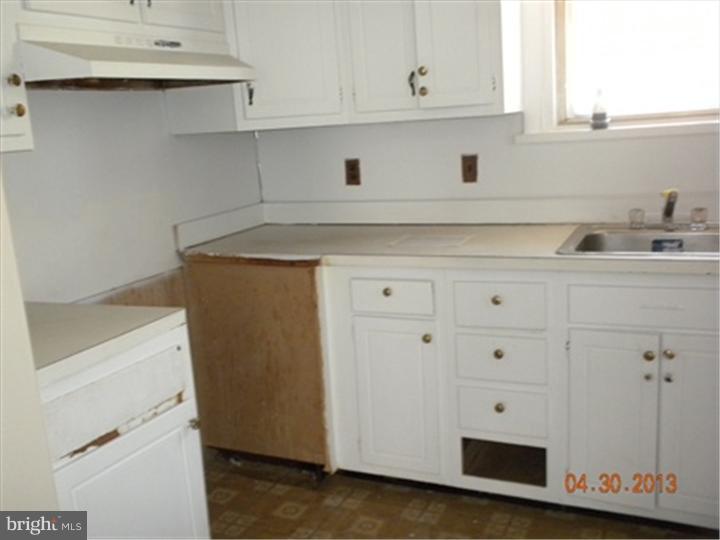 319 Margate Road Upper Darby, PA 19082 - Photo 4 of 14