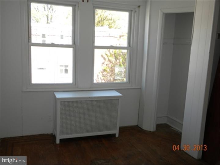 319 Margate Road Upper Darby, PA 19082 - Photo 10 of 14