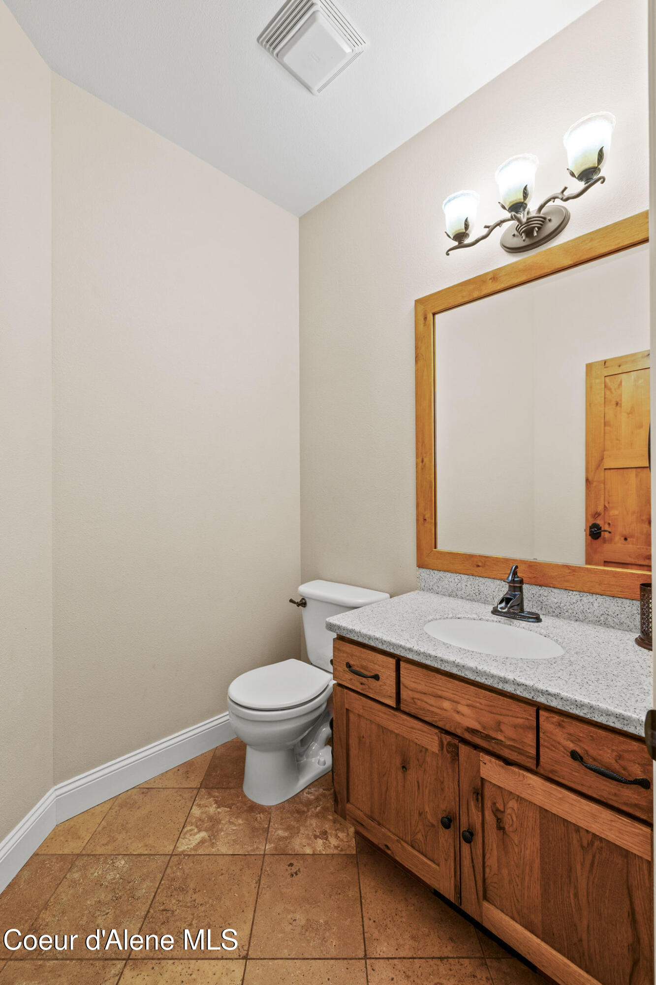 7308 East Greyridge Road Athol, ID 83801 - Photo 23 of 69 Powder Bath