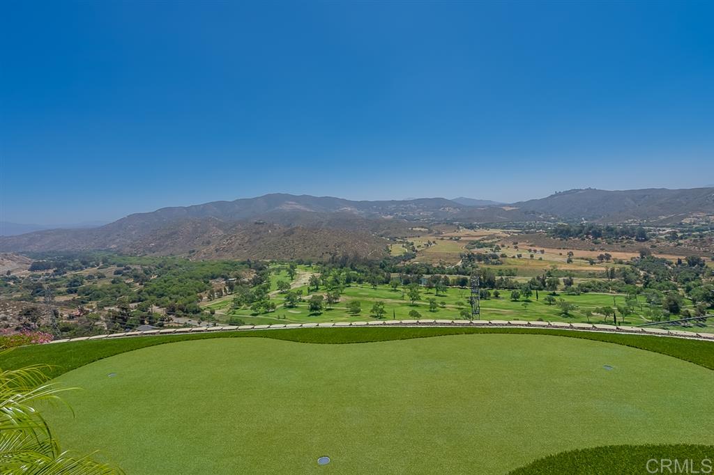 2472 Wind River Road El Cajon, CA 92019 - Photo 3 of 24 Gallery Image 3
