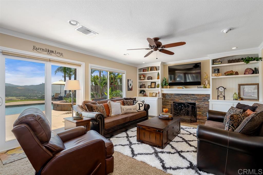 2472 Wind River Road El Cajon, CA 92019 - Photo 6 of 24 Gallery Image 6